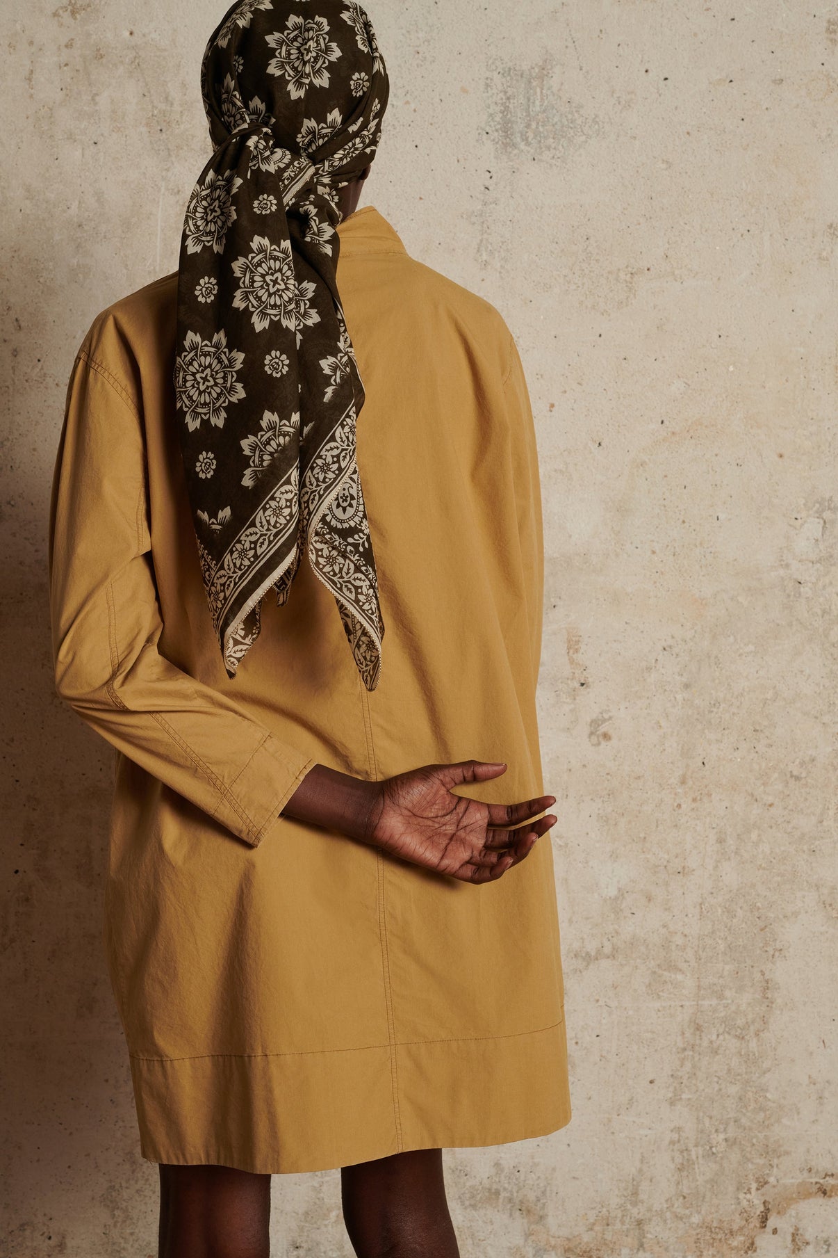 ULSAN BEIGE DRESS vue 2